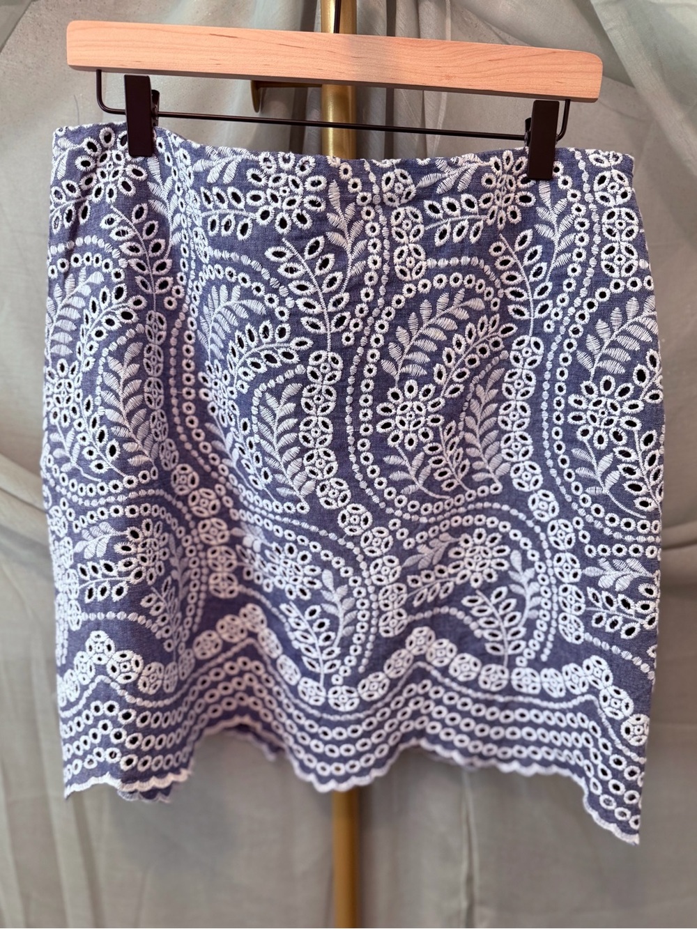 Ann Taylor LOFT Blue and White Embroidered Skirt - Picture 1 of 7